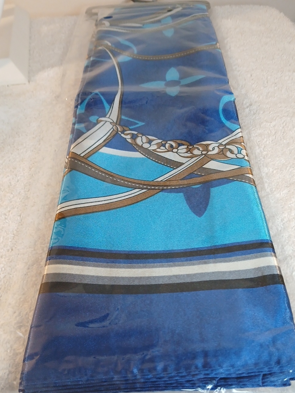 Blue Decorative Silk-Feel Scarf with Chain Print